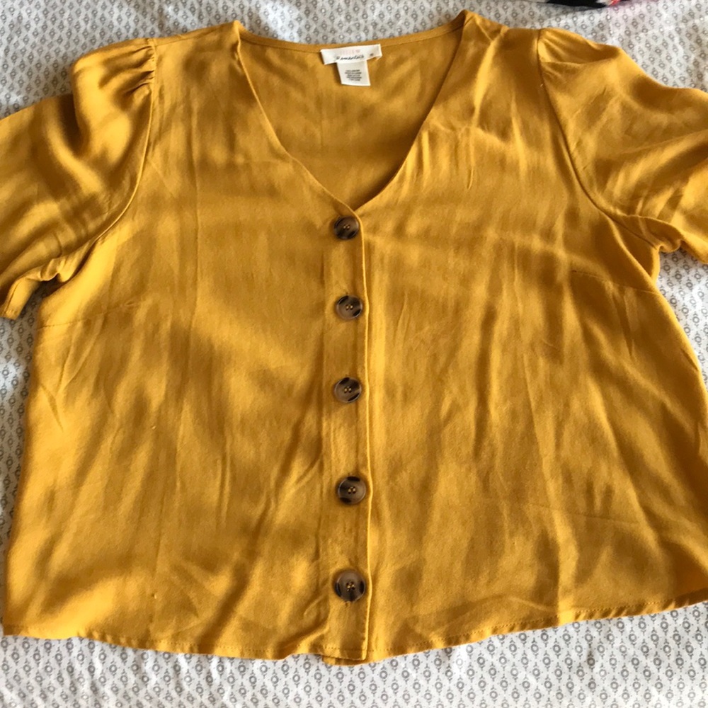 Crop button front Top - Picture 2 of 3